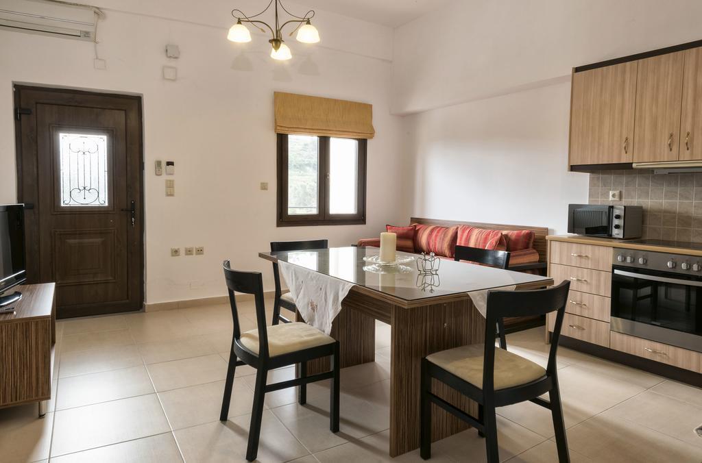 Villa Laga With Pool, 300M To Taverns, Childrens Area, Bbq! Kirianna Zewnętrze zdjęcie