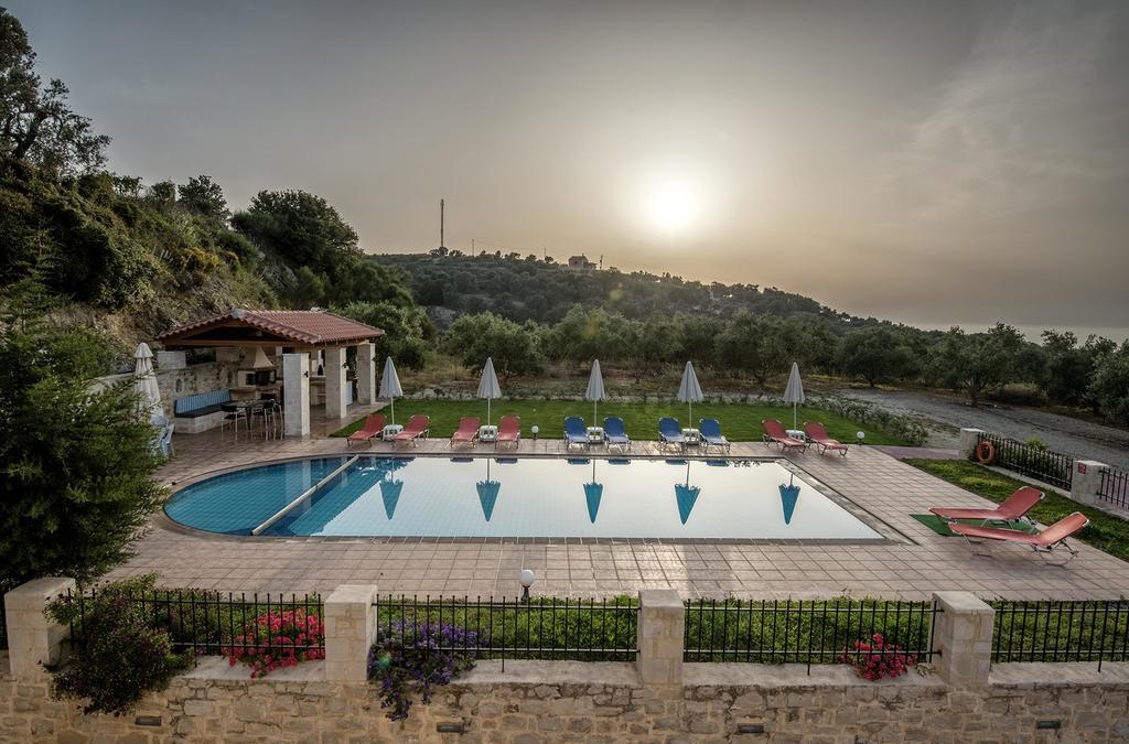 Villa Laga With Pool, 300M To Taverns, Childrens Area, Bbq! Kirianna Zewnętrze zdjęcie