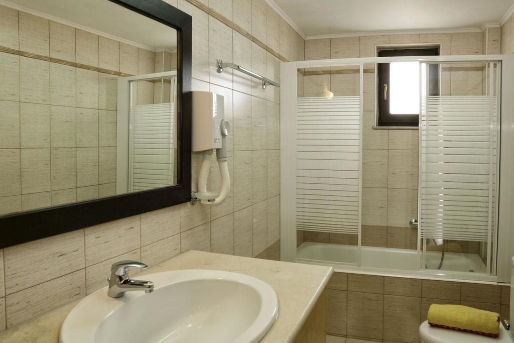Villa Laga With Pool, 300M To Taverns, Childrens Area, Bbq! Kirianna Zewnętrze zdjęcie
