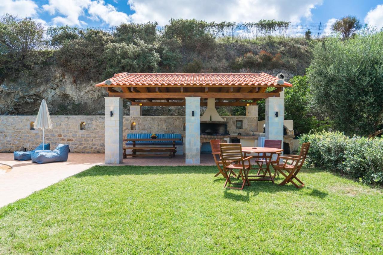 Villa Laga With Pool, 300M To Taverns, Childrens Area, Bbq! Kirianna Zewnętrze zdjęcie